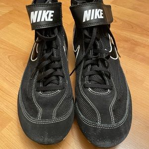 Nike wrestling shoes